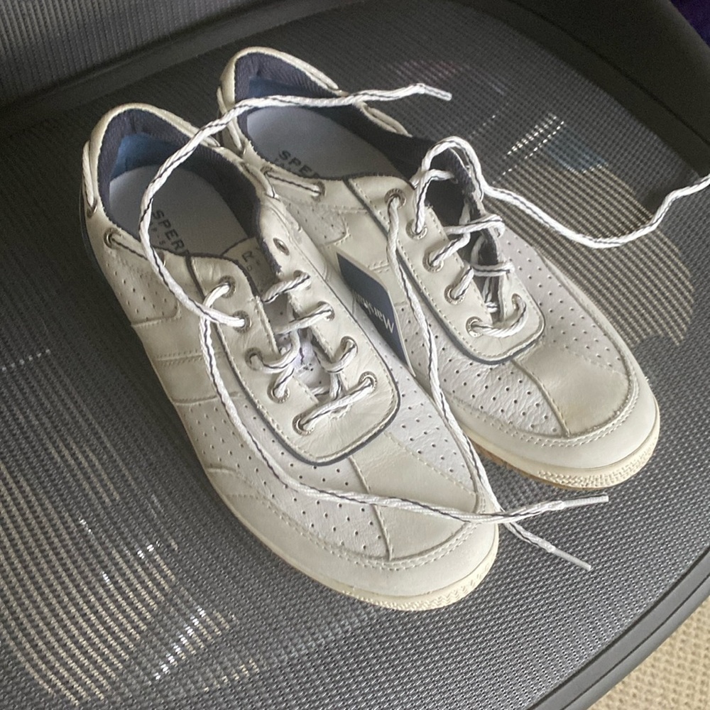 NWT - Sperry sneakers